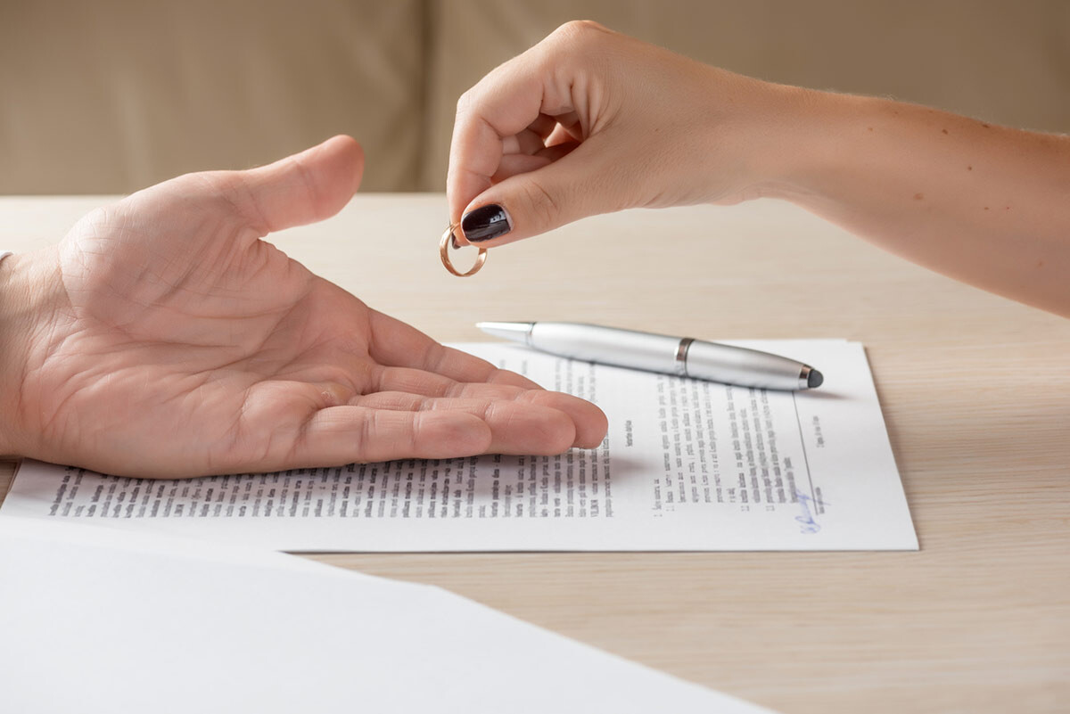 What Is the Difference Between an Annulment and a Divorce?